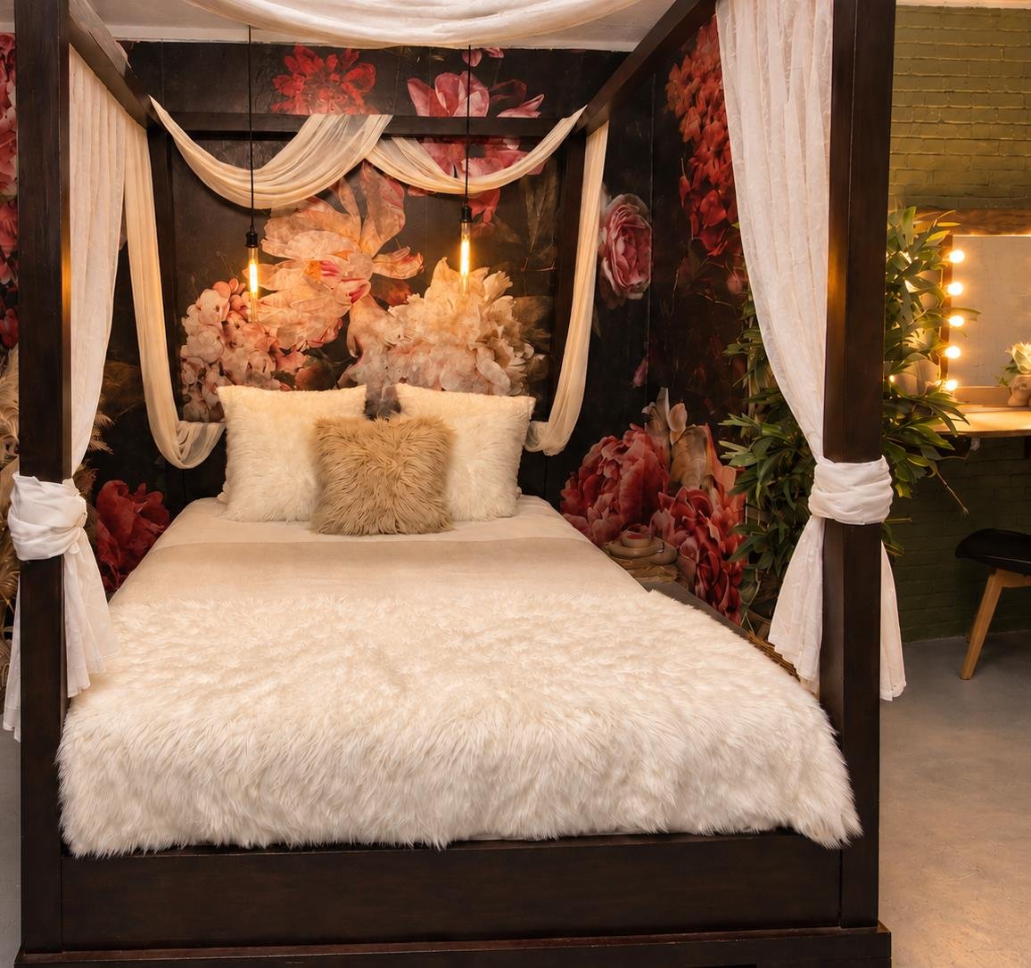 Escenario con cama con dosel